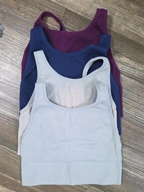 Victoria's Secret Ribbed Scoop Neck Compression Sports Bras Bundle